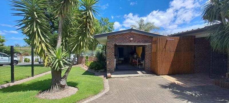 4 Bedroom Property for Sale in Dormehls Drift Western Cape